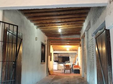 CASA CON DEPARTAMENTO CON AMPLIACION PARA LOCAL