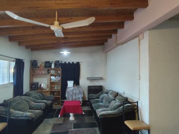 CASA CON DEPARTAMENTO CON AMPLIACION PARA LOCAL