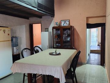 CASA CON DEPARTAMENTO CON AMPLIACION PARA LOCAL