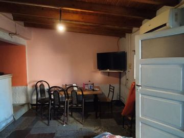 CASA CON DEPARTAMENTO CON AMPLIACION PARA LOCAL