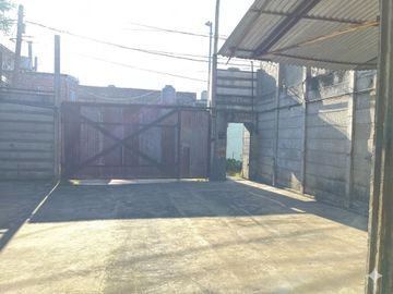VENTA Galpón Industrial Loma Hermosa APTO CREDITO