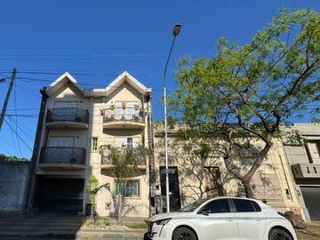 VENTA DEPARTAMENTO 3 AMBIENTES LANUS COCHERA IMPEC