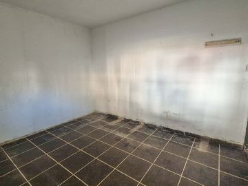 LOCAL COMERCIAL EN ESQUINA SAN JUSTO A REFACCIONAR