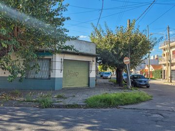 LOCAL COMERCIAL EN ESQUINA SAN JUSTO A REFACCIONAR