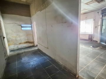 LOCAL COMERCIAL EN ESQUINA SAN JUSTO A REFACCIONAR