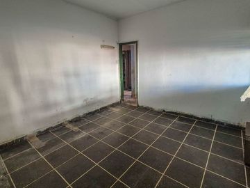 LOCAL COMERCIAL EN ESQUINA SAN JUSTO A REFACCIONAR