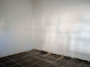 LOCAL COMERCIAL EN ESQUINA SAN JUSTO A REFACCIONAR