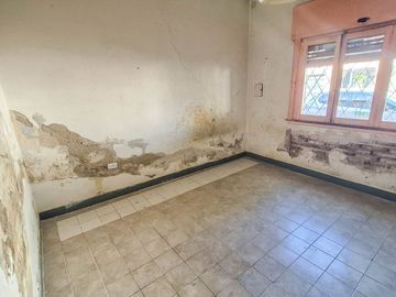 LOCAL COMERCIAL EN ESQUINA SAN JUSTO A REFACCIONAR
