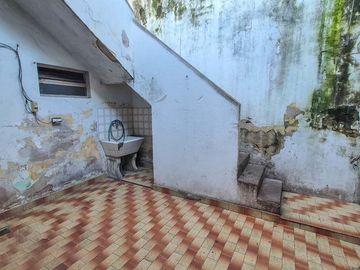 LOCAL COMERCIAL EN ESQUINA SAN JUSTO A REFACCIONAR