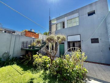 VENTA CASA 6 AMBIENTES CON PATIO - VILLA MAIPU