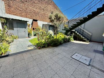 VENTA CASA 6 AMBIENTES CON PATIO - VILLA MAIPU