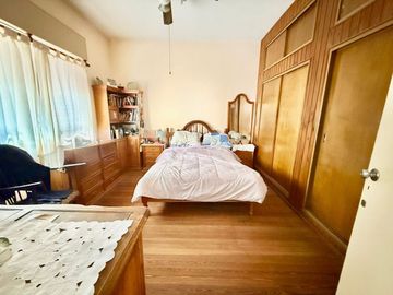 VENTA CASA 6 AMBIENTES CON PATIO - VILLA MAIPU