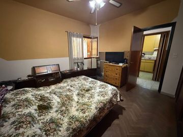VENTA CASA 6 AMBIENTES CON PATIO - VILLA MAIPU