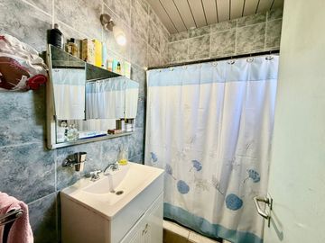 VENTA CASA 6 AMBIENTES CON PATIO - VILLA MAIPU