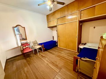 VENTA CASA 6 AMBIENTES CON PATIO - VILLA MAIPU