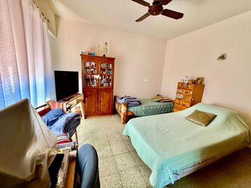VENTA CASA 6 AMBIENTES CON PATIO - VILLA MAIPU