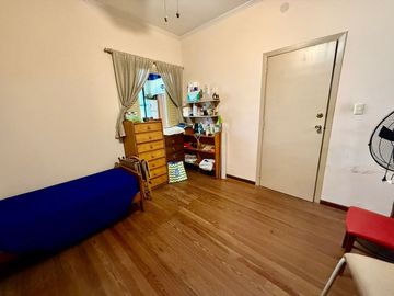 VENTA CASA 6 AMBIENTES CON PATIO - VILLA MAIPU