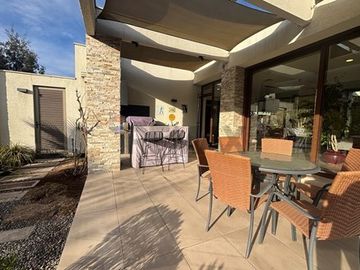 Casa con gran entorno en Brisas de Chicureo