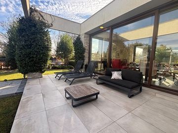 Casa con gran entorno en Brisas de Chicureo