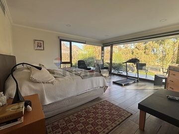 Casa con gran entorno en Brisas de Chicureo