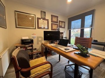 Casa con gran entorno en Brisas de Chicureo