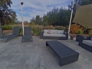 Casa con gran entorno en Brisas de Chicureo