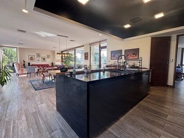 Casa con gran entorno en Brisas de Chicureo