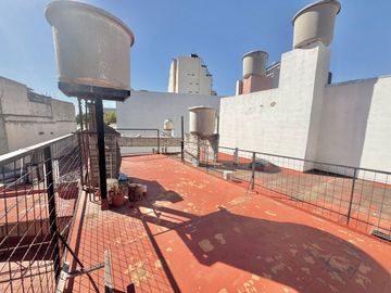 LOCAL (PH) 3 AMB EN VENTA EN ZONA FLORES COMERCIAL