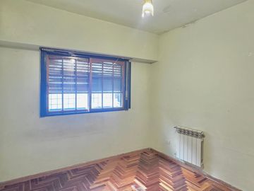 LOCAL (PH) 3 AMB EN VENTA EN ZONA FLORES COMERCIAL