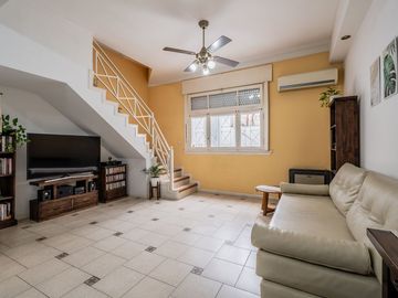 Venta Parque Chacabuco PH 4 Ambientes Reciclado