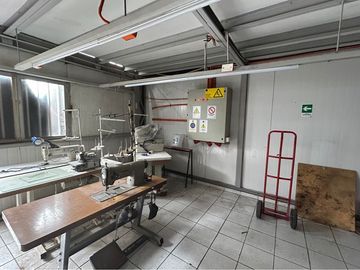 Casa + galpón en venta