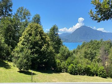 Venta Casa con acceso playa del lago Calafquén