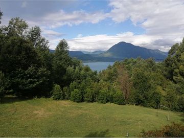 Venta Casa con acceso playa del lago Calafquén
