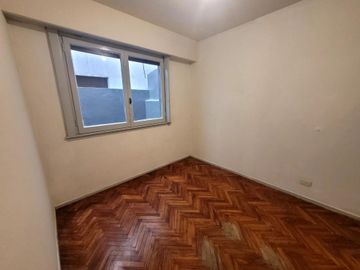 VENTA DPTO 4 AMBIENTES CON BAULERA - CABALLITO