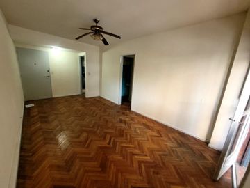 VENTA DPTO 4 AMBIENTES CON BAULERA - CABALLITO