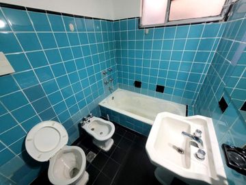 VENTA DPTO 4 AMBIENTES CON BAULERA - CABALLITO