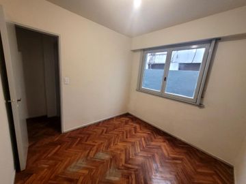 VENTA DPTO 4 AMBIENTES CON BAULERA - CABALLITO