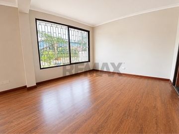 Casa con gran terreno en La Reina