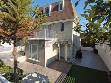 5D | 4B | 125 m²  | 225 m²  | Piscina temperada