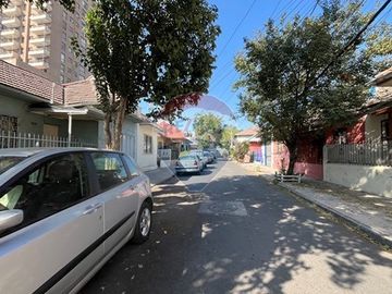 Casa para Remodelar con excelente ubicación.
