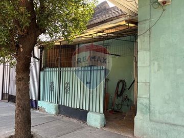 Casa para Remodelar con excelente ubicación.