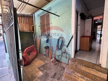 Casa para Remodelar con excelente ubicación.