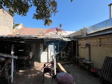 Casa para Remodelar con excelente ubicación.