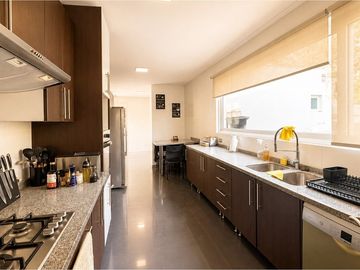 Amplia Casa Condominio 5D 4B