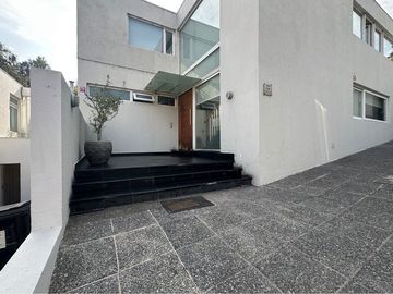 Amplia Casa Condominio 5D 4B