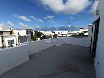 Casa en Renta 4 recs, 4 baños y cuarto servicio en Residencial AQUA, Cancun Quintana Roo, SMZ-330