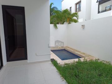 Casa en Renta 4 recs, 4 baños y cuarto servicio en Residencial AQUA, Cancun Quintana Roo, SMZ-330