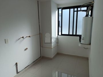 Casa en Renta 4 recs, 4 baños y cuarto servicio en Residencial AQUA, Cancun Quintana Roo, SMZ-330