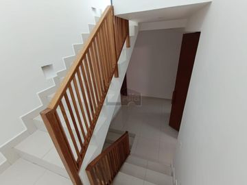 Casa en Renta 4 recs, 4 baños y cuarto servicio en Residencial AQUA, Cancun Quintana Roo, SMZ-330