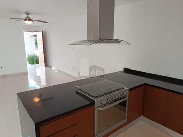 Casa en Renta 4 recs, 4 baños y cuarto servicio en Residencial AQUA, Cancun Quintana Roo, SMZ-330